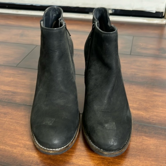 Paul Green Black Leather Ankle Boots Side Zipped Block Heels size 9 US,… - Picture 2 of 13